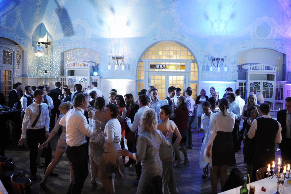 Kurhaus Berguen Hotel Luaran gambar