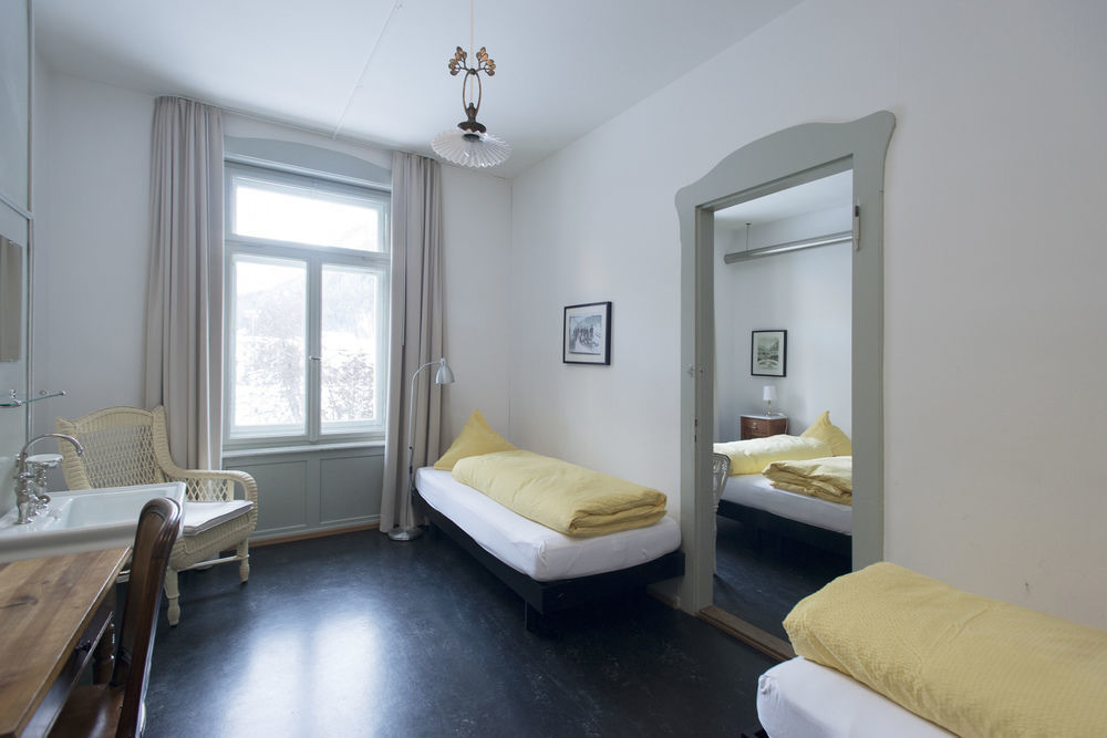 Kurhaus Berguen Hotel Luaran gambar