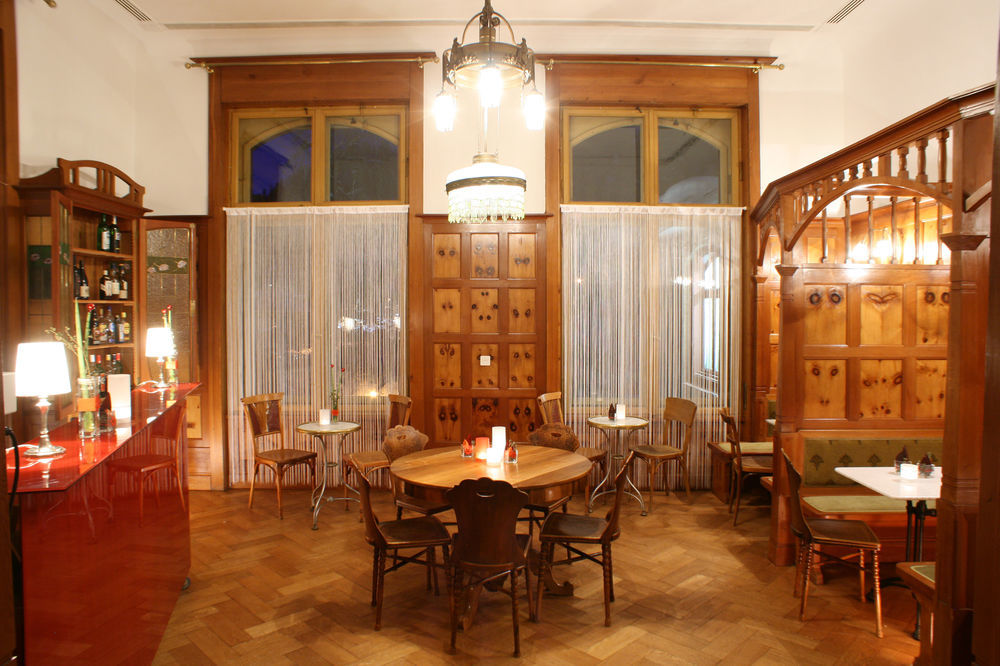Kurhaus Berguen Hotel Luaran gambar